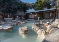 tắm onsen nhật bản