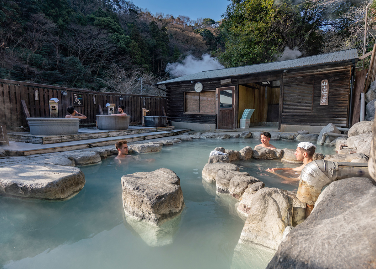 Tắm Onsen Nhật Bản