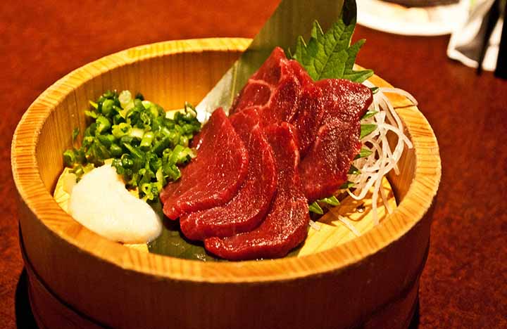 kumamoto noi gan lien voi day nui aso