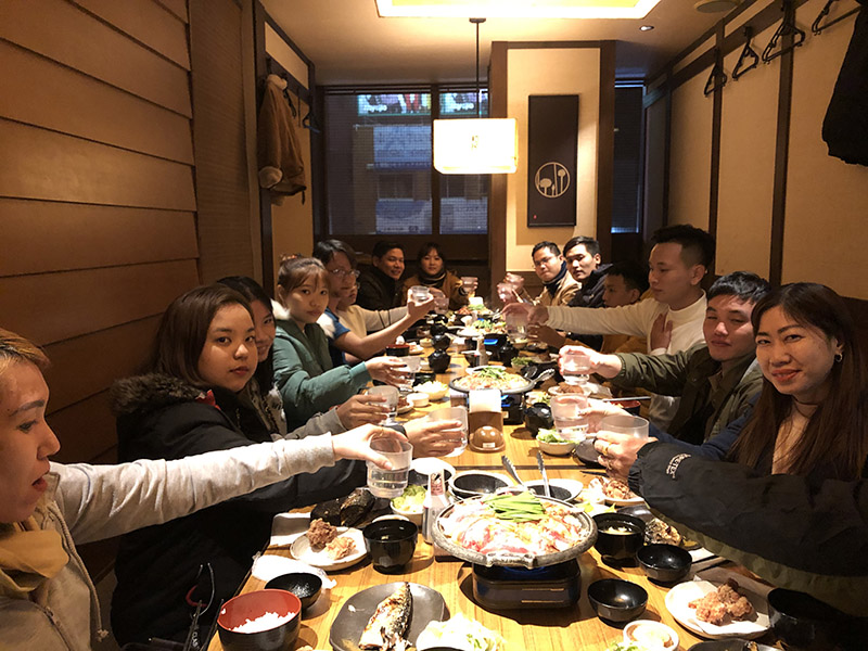 Ăn tối tại Tokyo