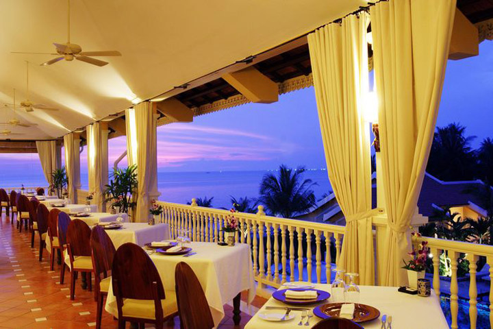Nhà hàng nhìn ra biển