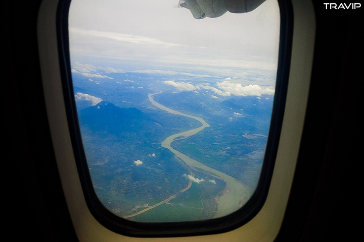 tai sao cua so may bay hinh bau duc