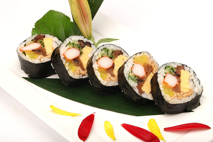 sushi nhật bản