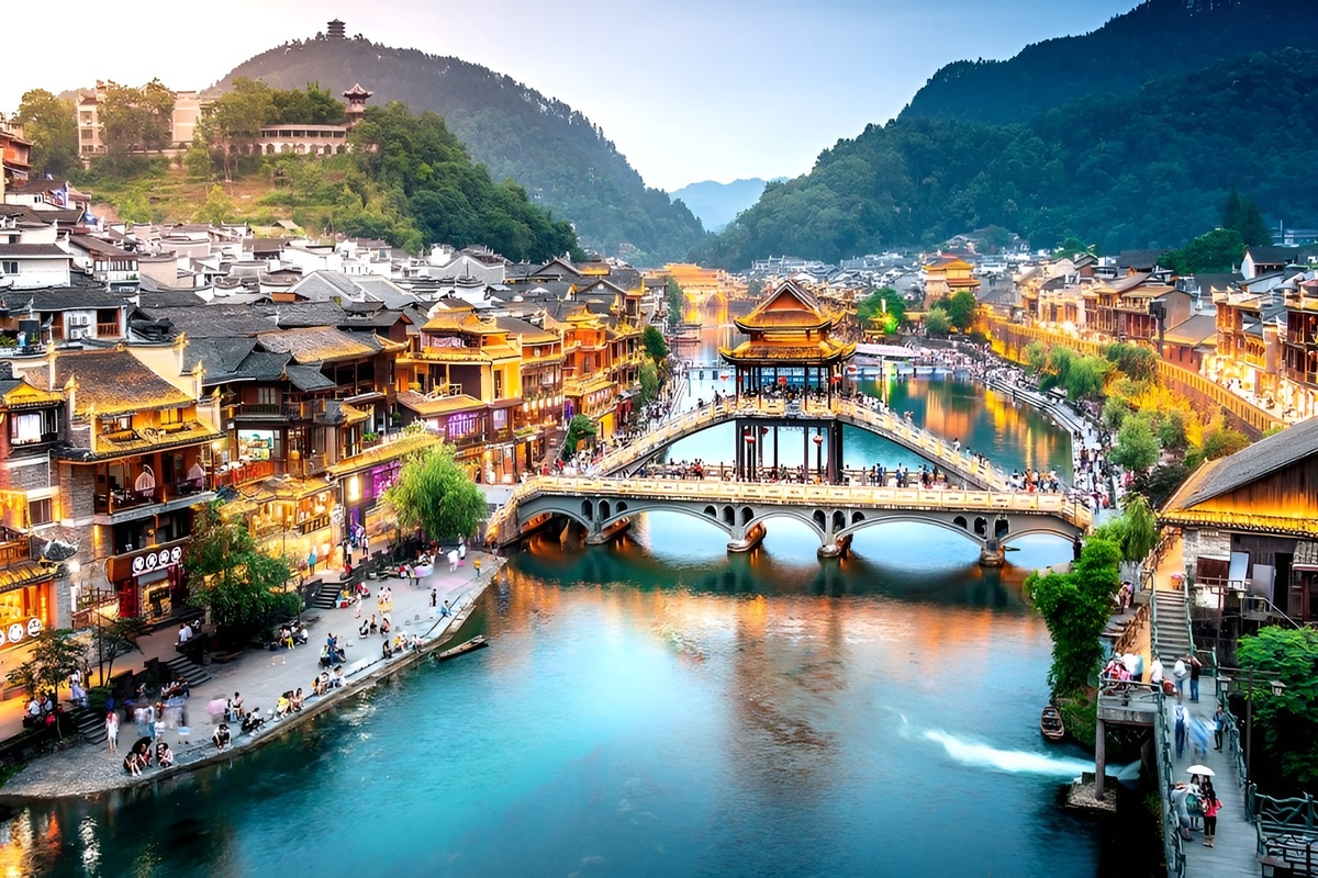 TRƯƠNG GIA GIỚI - PHƯỢNG HOÀNG CỔ TRẤN - PHÙ DUNG TRẤN 6N5D