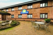 Days Inn Abington M74